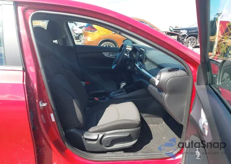 2024 Kia Forte Lxs z USA, uszkodzony, nr VIN 3KPF24AD5RE709427